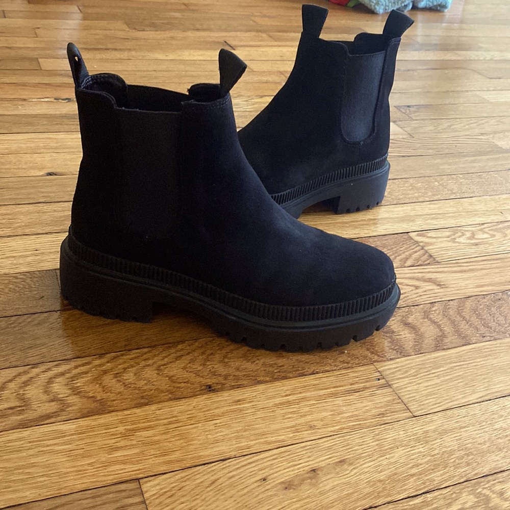 Chelsea boots - Picture 2 of 2